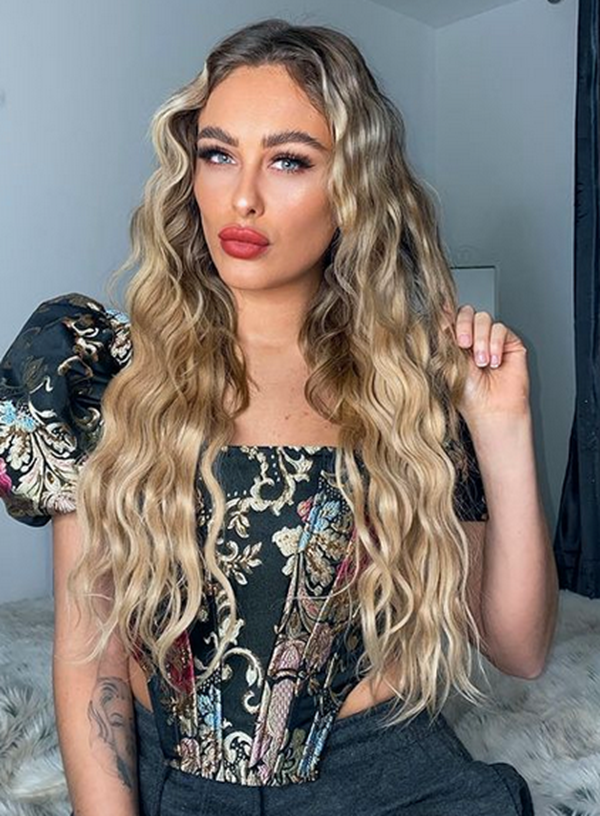 Gee wearing our 20" Premium X-Treme in Mixed #12/20